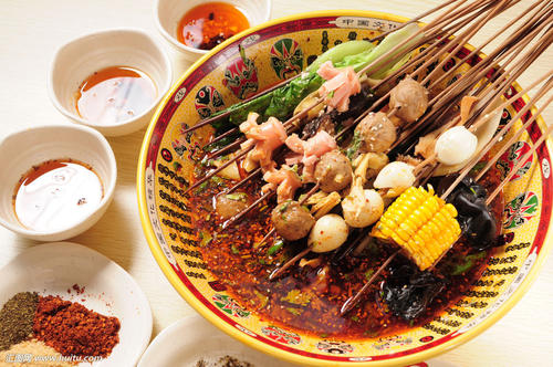 楊國福VS張亮，誰是中國麻辣燙之王？