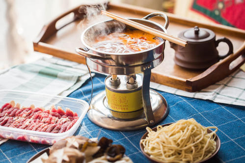 全國(guó)暴雪預(yù)警！海底撈、鍋圈、國(guó)美、安井…各方勢(shì)力開戰(zhàn)“冬天的第一頓火鍋”